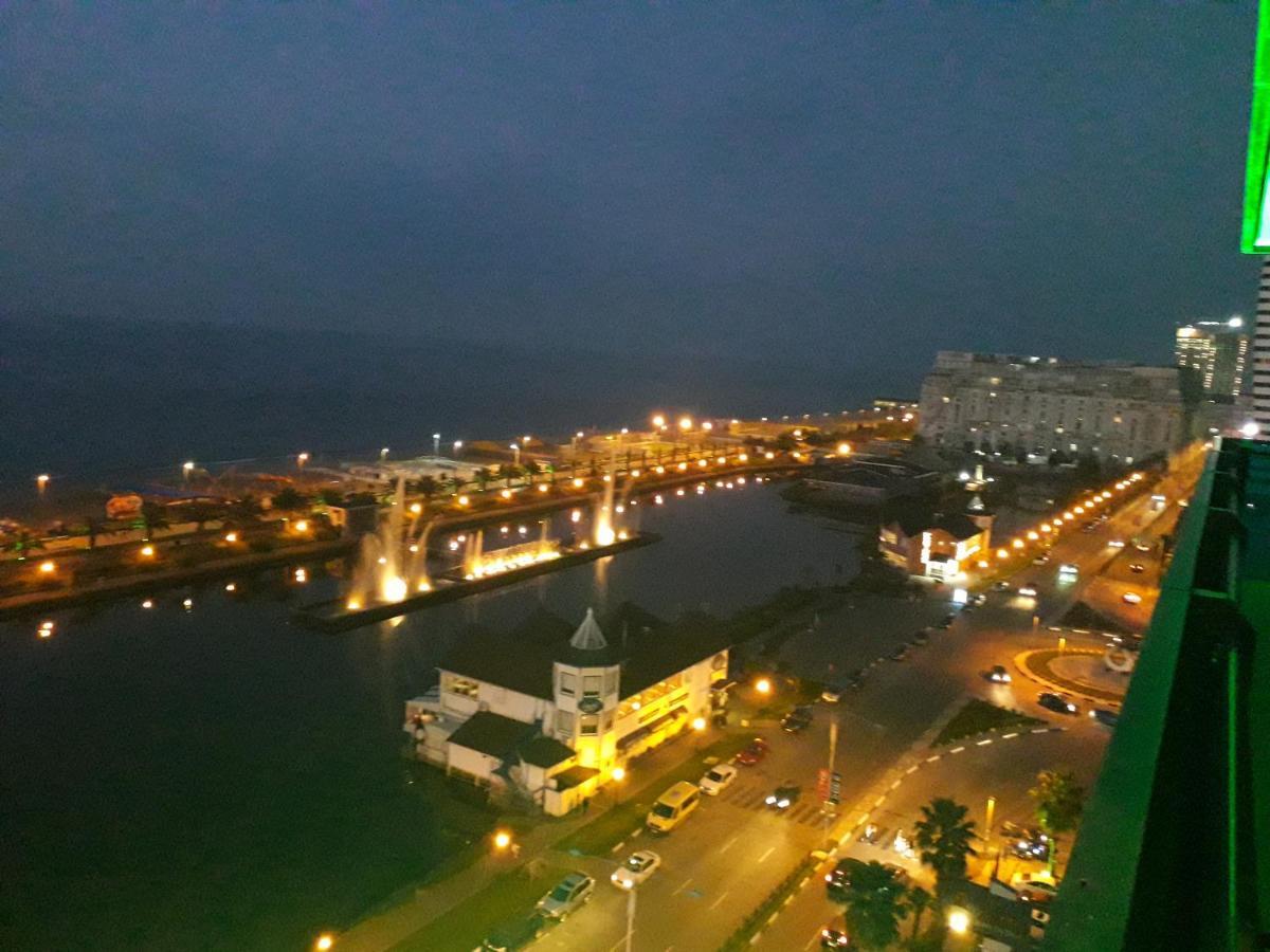 Twins Tower Orbi City Batumi Exterior foto